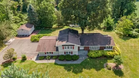 170 Cokesbury Rd, Lebanon, NJ 08833