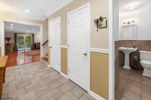 83 Bowfell Ct, Wayne, NJ 07470 photo 4