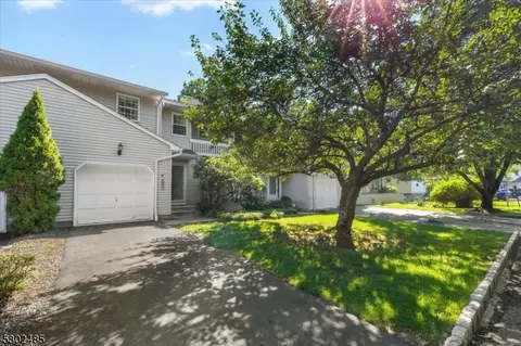 83 Bowfell Ct, Wayne, NJ 07470