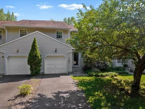83 Bowfell Ct, Wayne, NJ 07470 photo 2