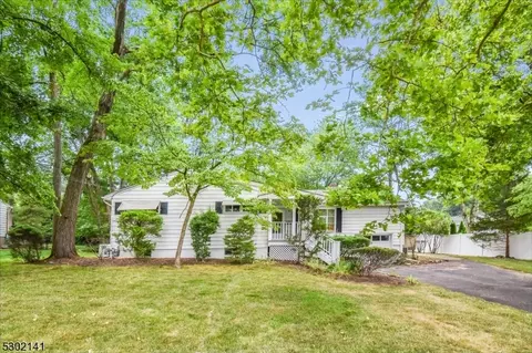 31 Madison Ave, Montvale, NJ 07645