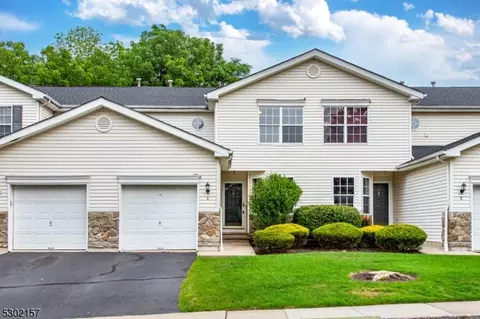 6 Meadow Lakes Dr, Hamburg, NJ 07419
