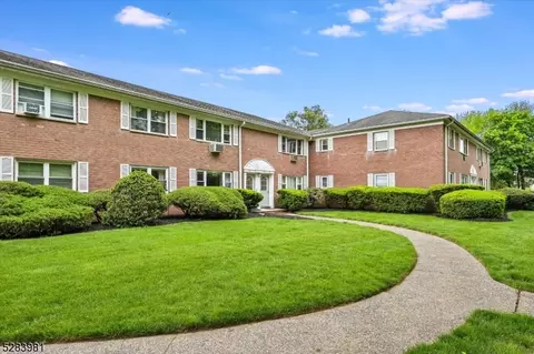14 Manchester Ct #14, Wayne, NJ 07470