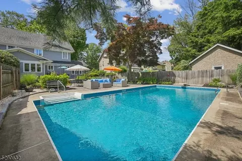 Exterior - 617 W 8th St, Plainfield, NJ 07060 photo 4 of 8