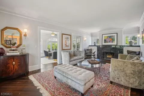 Living - 617 W 8th St, Plainfield, NJ 07060 photo 1 of 2