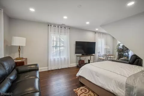 Bedroom - 617 W 8th St, Plainfield, NJ 07060 photo 4 of 7