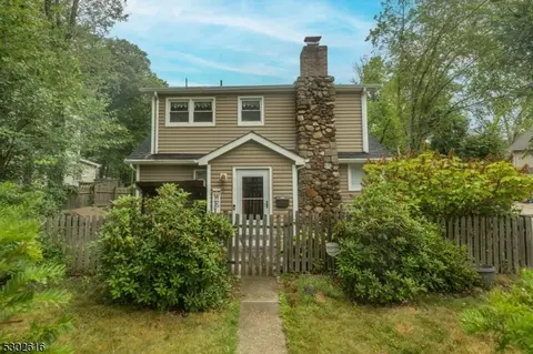 2 Lake Trl, Wayne, NJ 07470