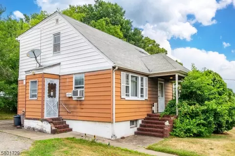 107 Kipp Ave, Elmwood Park, NJ 07407