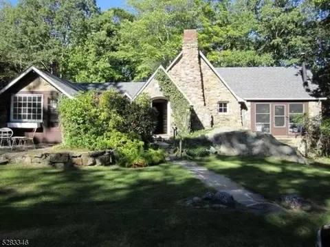 274 Kinnelon Rd, Kinnelon, NJ 07405
