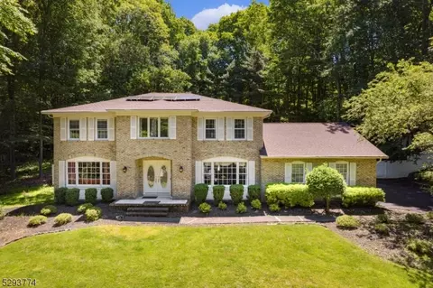 34 Benedict Cres, Denville, NJ 07834