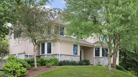 24 Hadley Ct, Bernards, NJ 07920