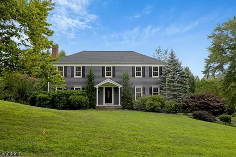12 Canterbury Way, Morristown, NJ 07960