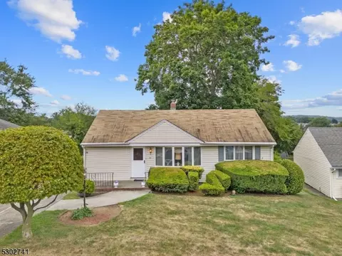 119 Oak Ridge Rd, Clifton, NJ 07013