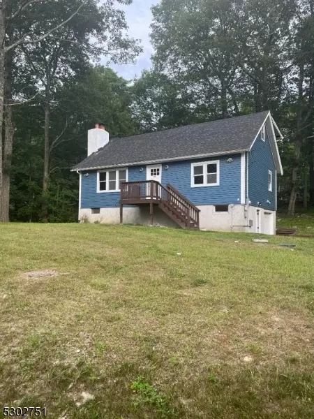 30 Lee Dr, Vernon Twp, NJ 07422