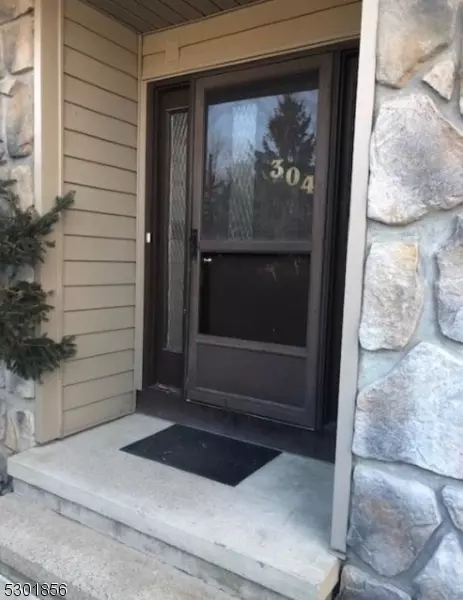 304 Cheyenne Rd, Lafayette, NJ 07848