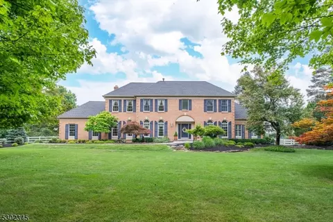 7 Ranney Rd, Washington Twp, NJ 07853