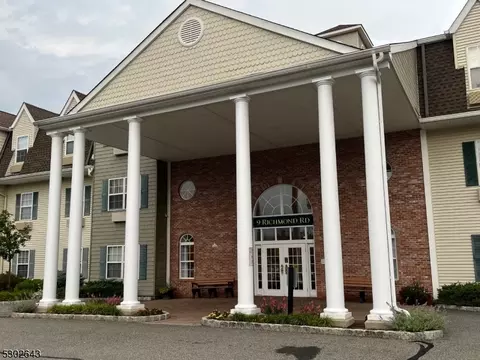 9118 Richmond Rd #118, West Milford, NJ 07480