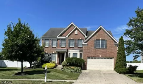 27 Banbury Rd, Lumberton Township, NJ 08048