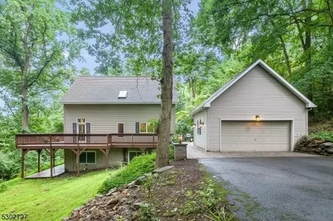 86 Mine Rd, High Bridge, NJ 08829