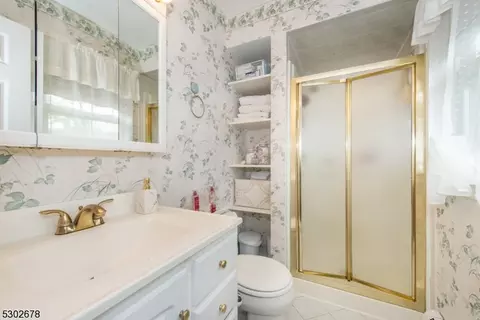 211 Andover Dr, Wayne, NJ 07470 photo 17