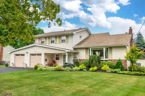 211 Andover Dr, Wayne, NJ 07470