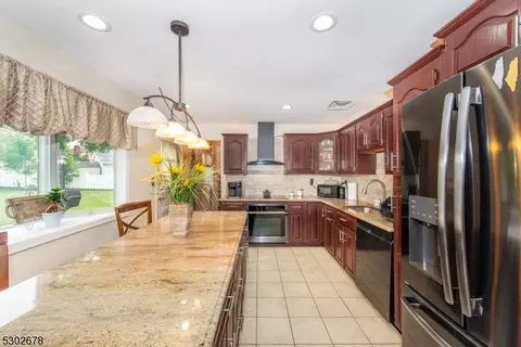 211 Andover Dr, Wayne, NJ 07470 photo 7