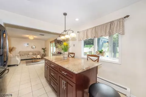 211 Andover Dr, Wayne, NJ 07470 photo 8