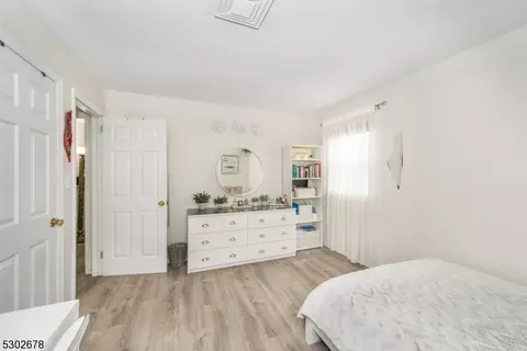 211 Andover Dr, Wayne, NJ 07470 photo 14