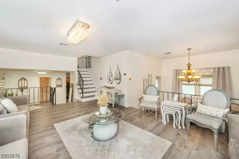 211 Andover Dr, Wayne, NJ 07470 photo 3
