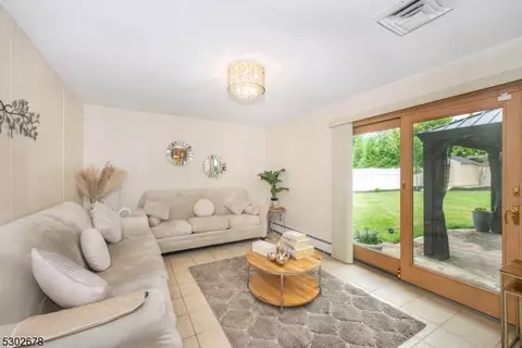 211 Andover Dr, Wayne, NJ 07470 photo 9
