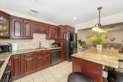 211 Andover Dr, Wayne, NJ 07470 photo 6