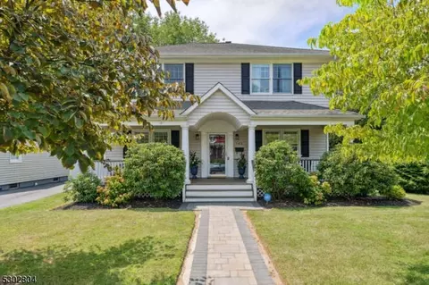 143 Stout Ave, Middlesex, NJ 08846