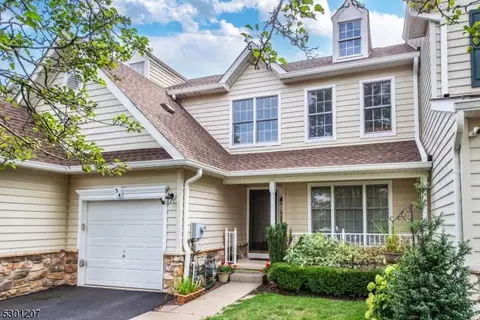 34 Hancock Ct, Basking Ridge, NJ 07920