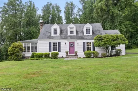 6 Stoney Hill Rd, Brookside, NJ 07926