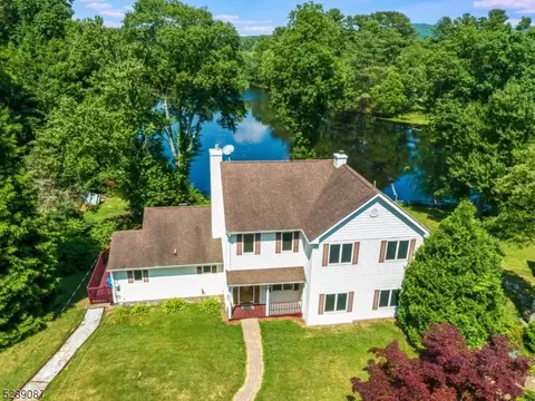 5 Patterson Dr, Jefferson, NJ 07438