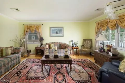 828 Highland Ave, Paramus, NJ 07652 photo 8
