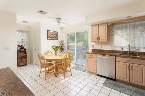 828 Highland Ave, Paramus, NJ 07652 photo 15