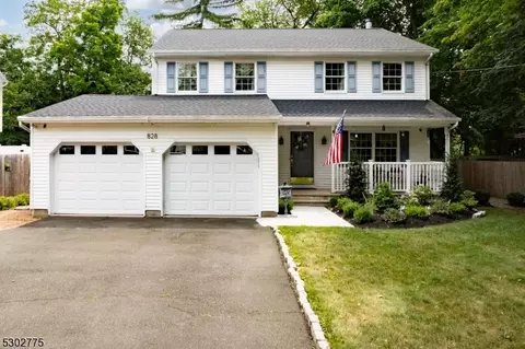 828 Highland Ave, Paramus, NJ 07652