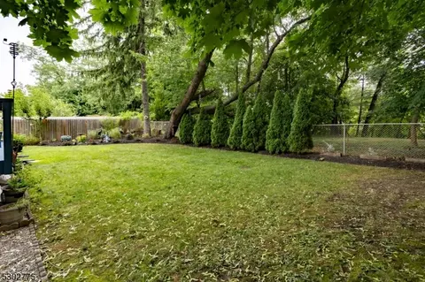 828 Highland Ave, Paramus, NJ 07652 photo 39