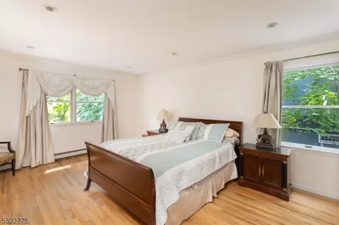 828 Highland Ave, Paramus, NJ 07652 photo 20