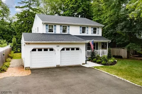 828 Highland Ave, Paramus, NJ 07652 photo 2