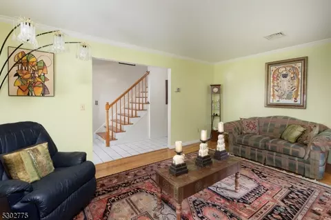 828 Highland Ave, Paramus, NJ 07652 photo 9