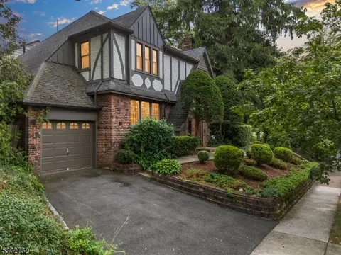 55 Shepard Pl, Nutley, NJ 07110