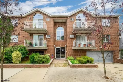 40 W 13th St #5, Bayonne, NJ 07002