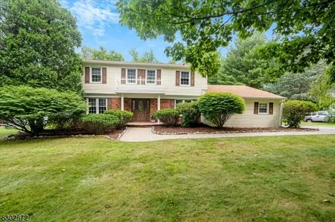 11 Jean Dr, Montville Twp, NJ 07082
