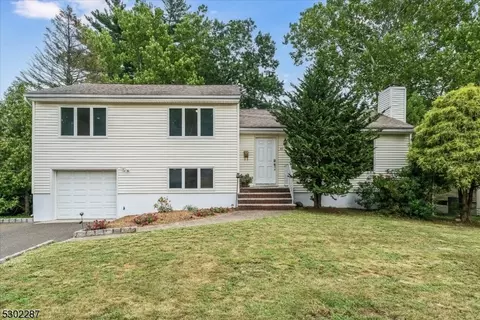 10 Greydanus Pl, Fair Lawn, NJ 07410