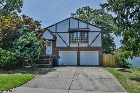 89 Gibson Blvd, Clark, NJ 07066