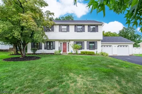 23 Robert St, Parsippany-troy Hills Twp, NJ 07054