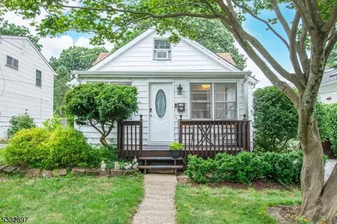 35 Mayetta Rd, Parsippany-troy Hills Twp, NJ 07054