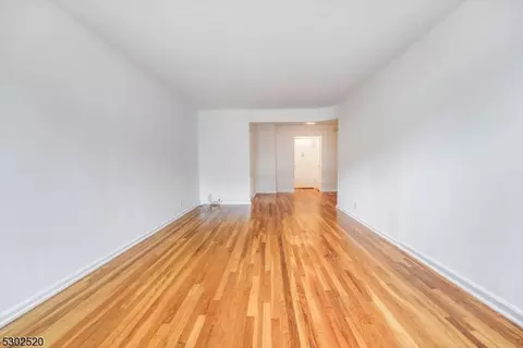 2160 Center Ave #2B, Fort Lee, NJ 07024